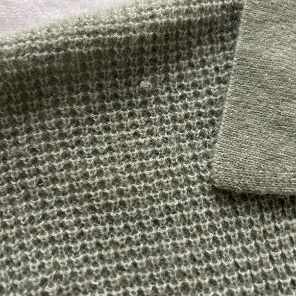 NWT Quince Baby Alpaca Sage Waffle V-Neck Women's Sweater - Picture 5 of 5